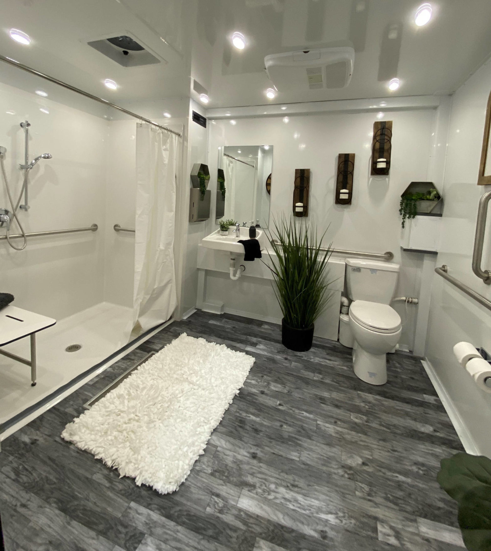 #1 Fresno Luxury Portable Restroom Rentals | The Lavatory Fresno