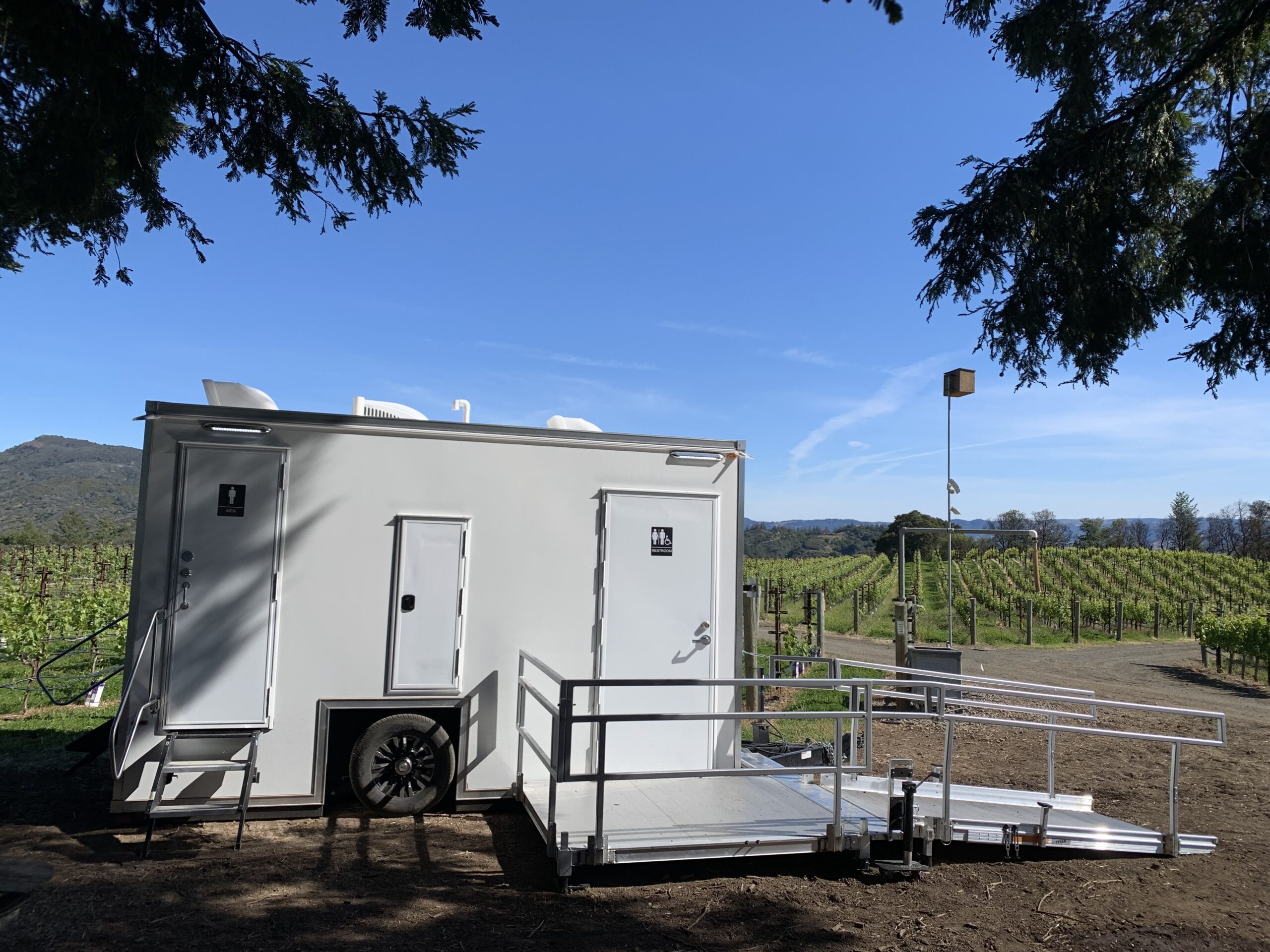 #1 Fresno Luxury Portable Restroom Rentals | The Lavatory Fresno